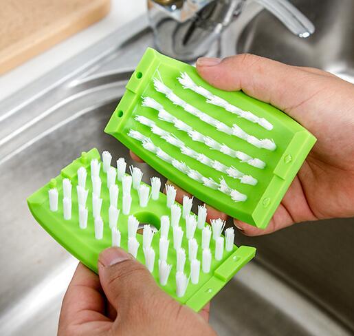 3-in-1 Kitchen Cleaning Brush with Suction Cup – Knife, Fork & Chopsticks Cleaning Tool for Fruits & Vegetables