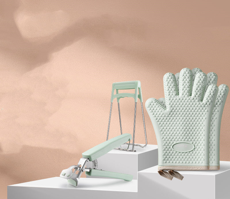 Heat Resistant Kitchen Anti-Scalding Set – Odense & Kalmar Silicone Clip, Gloves & Pads Set (Multi-Piece Kitchen Protection Kit)